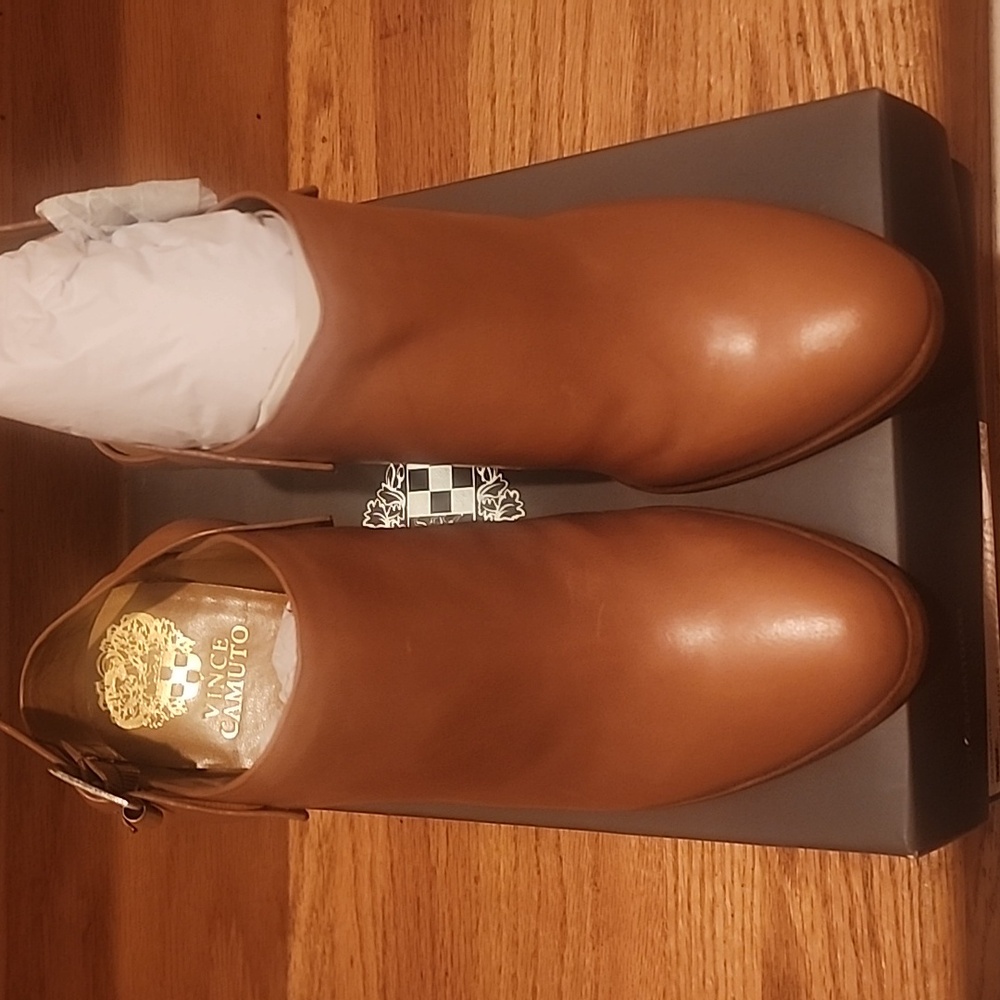 NIB Vince Camuto "Finola" Buckle Strap Mules Tan 9M - Picture 8 of 13